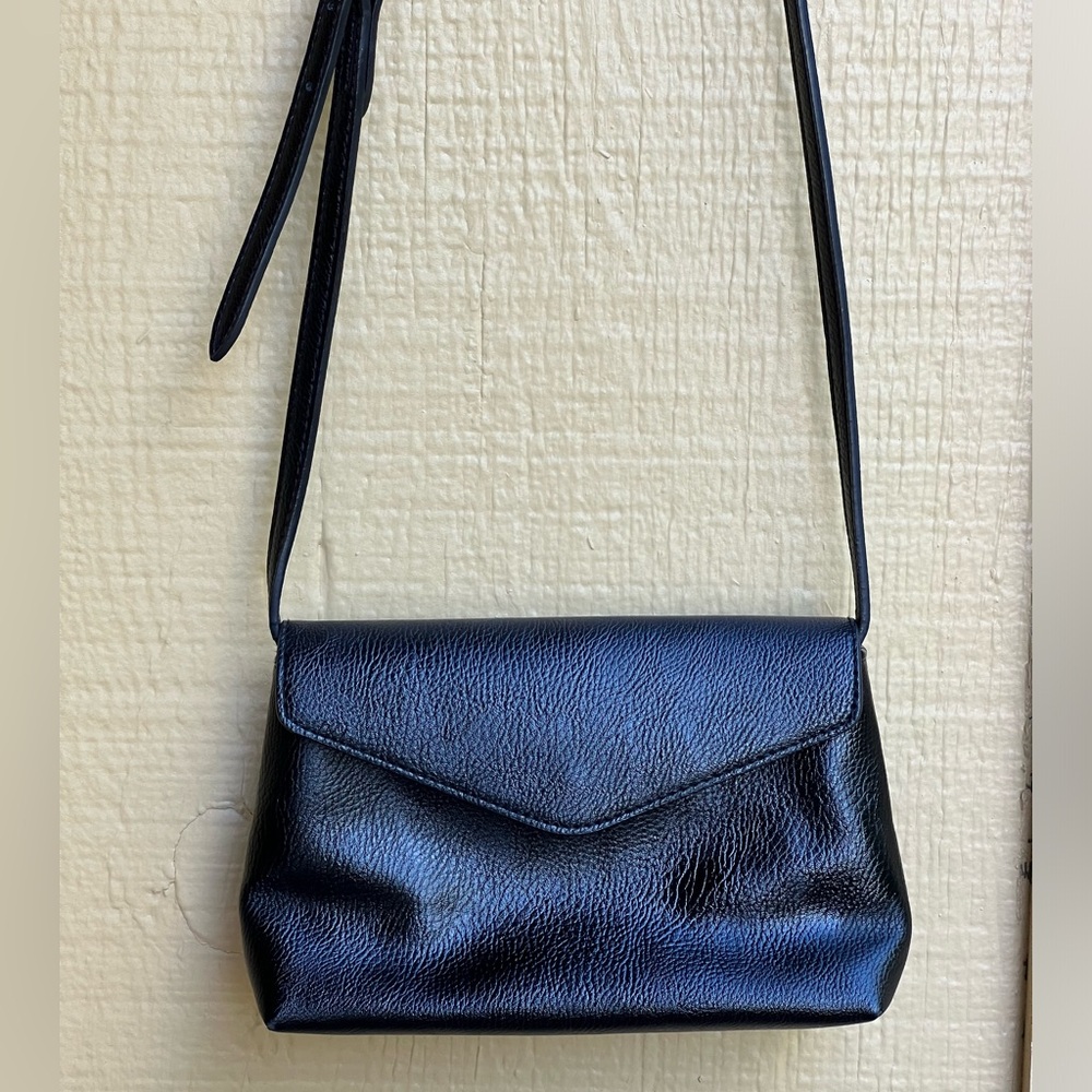 Small Black Universal Thread Crossbody Purse - image 1